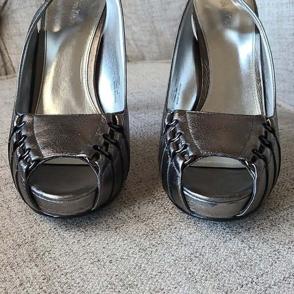 CK Metallic Sliver high heel slingback shoes - Picture 3 of 9